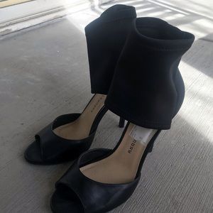 Black heels- open toe